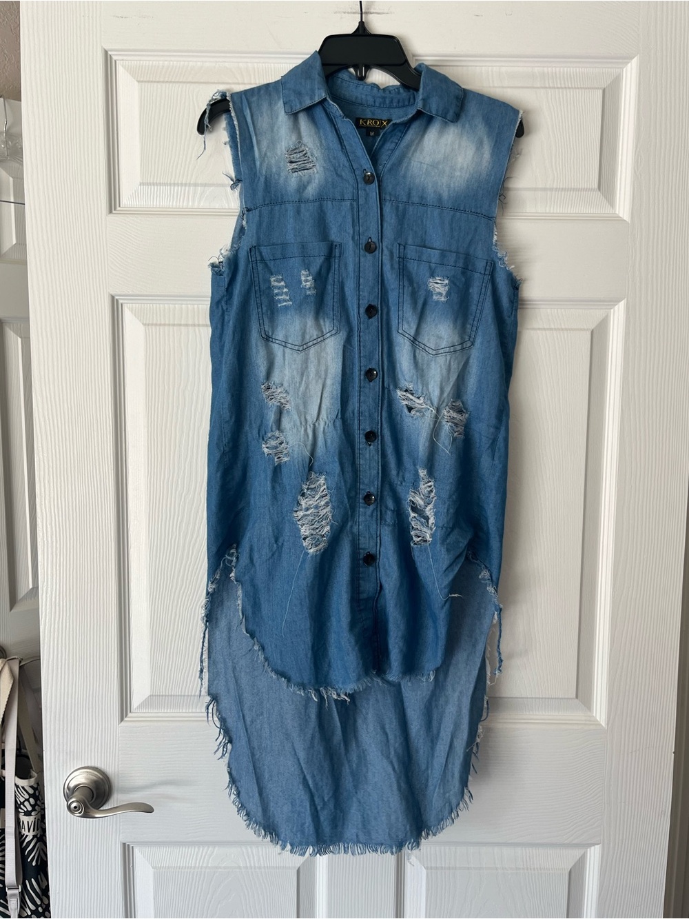 Kriox Distressed Denim High-Low Sleeveless Shirt